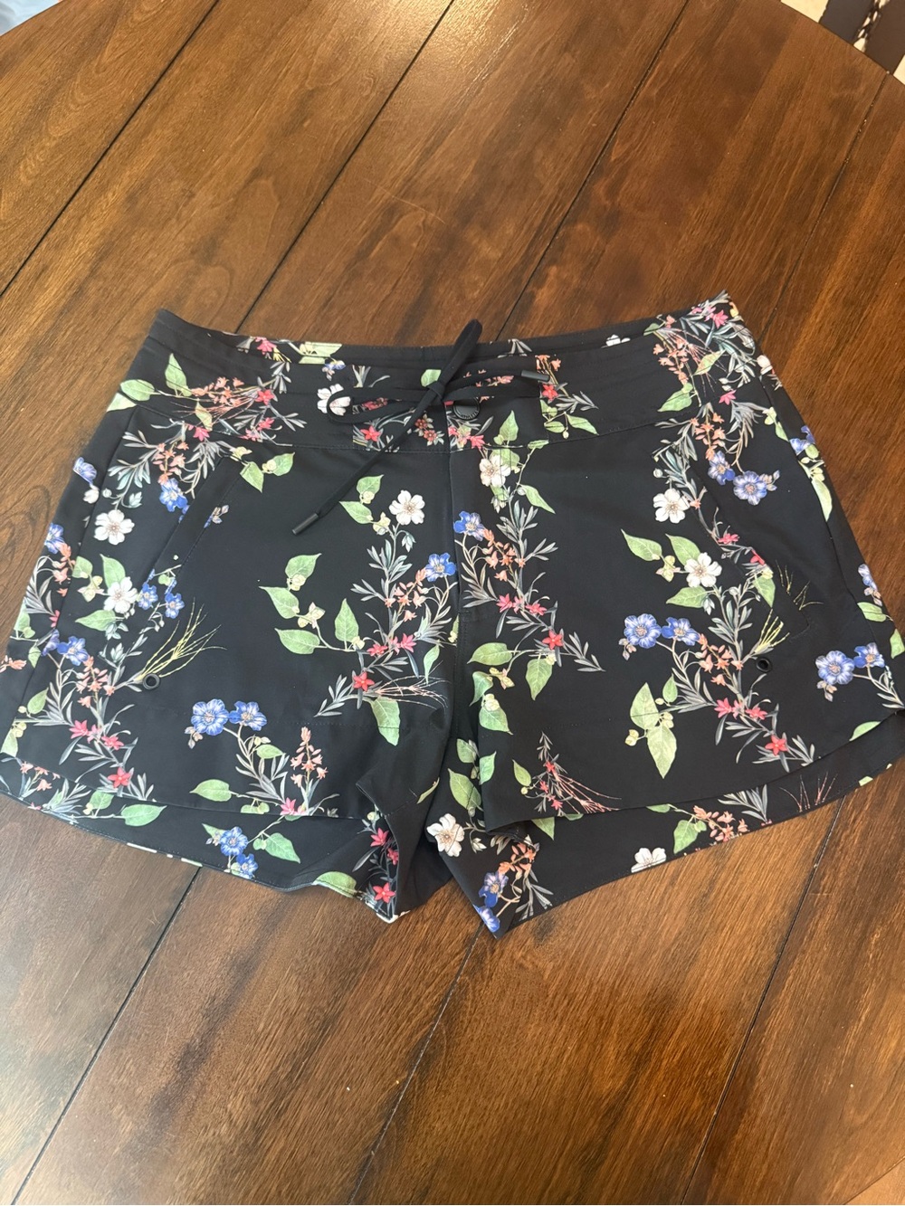 Athleta Black Floral Drawstring Athletic Shorts